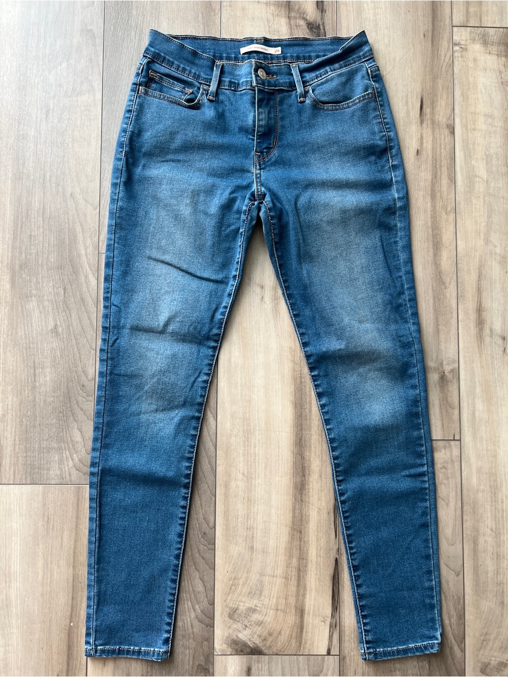 Levi's 710 Super Skinny Medium Wash Blue Super Skinny Jeans Size 28